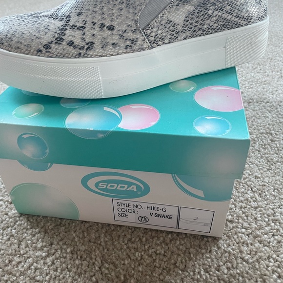 SNAKESKIN SNEAKER - Picture 3 of 4